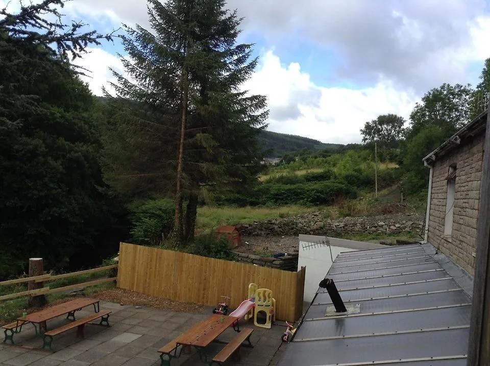 The Falcon Inn Retreat Aberdare Hotel