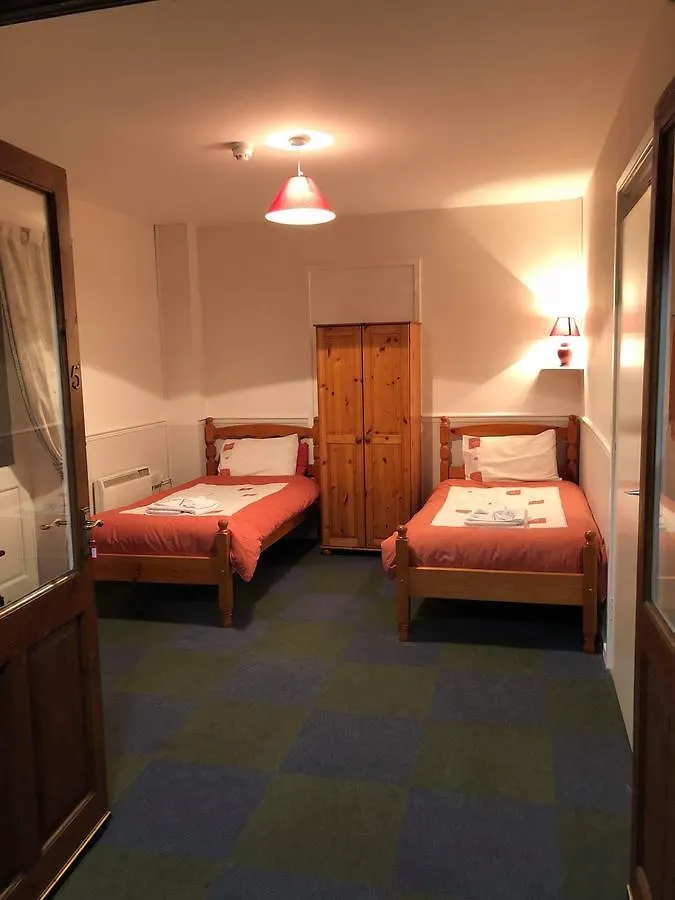 The Falcon Inn Retreat Aberdare 2*,  Reino Unido